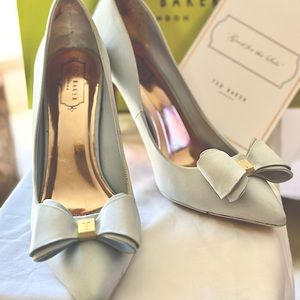 Ted Baker Azeline satin bow pumps. Size 10. EUR 41.  Light Blue